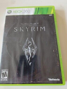 Used XBOX 360 GAME SKYRIM